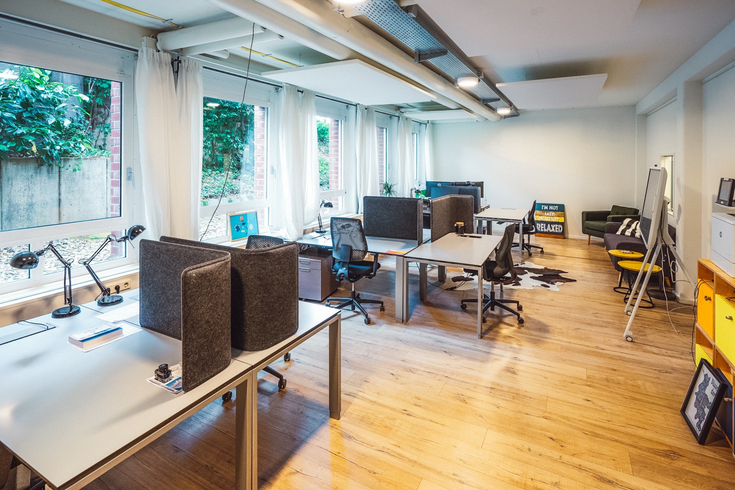 Arbeitsplätze im Coworking Space zum fokussierten Arbeiten